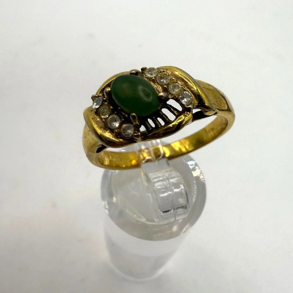 Vintage Green Cabochon Statement Ring Gold Tone Rhinestone Accent Mid Century‎